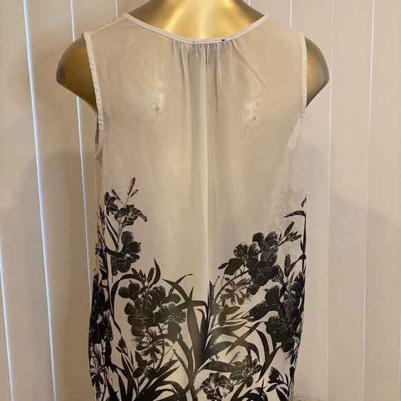 Le chateau tie sheer sleeveless blouse - Picture 4 of 5